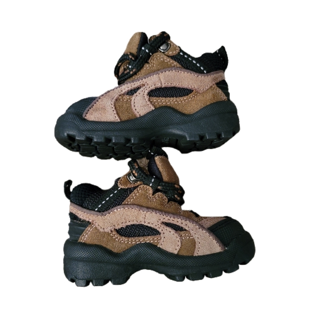 Cherokee Sneakers Size 3 Baby Brown